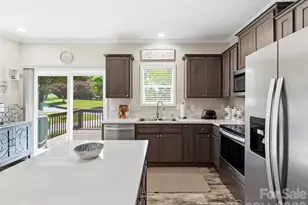 64 Drexel Rd, Hendersonville, NC 28739 - Photo 10