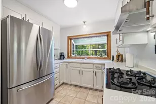 7045 Burlwood Rd, Charlotte, NC 28211 - Photo 16