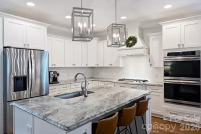 1617 Hawthorne Lane, Charlotte, NC 28205 - Photo 10