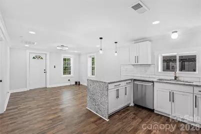 906 Gladstone Street, Florence, SC 29501 - Photo 4