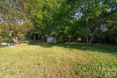 906 Gladstone Street, Florence, SC 29501 - Photo 14