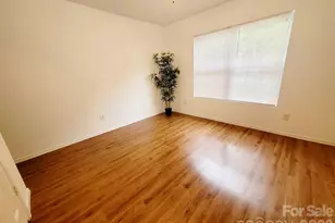 2416 Buckleigh Dr, Charlotte, NC 28215 - Photo 10