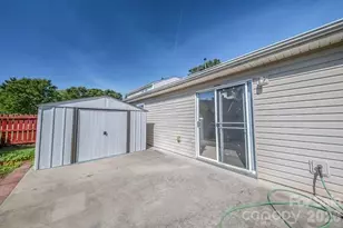 2416 Buckleigh Dr, Charlotte, NC 28215 - Photo 20