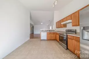 2416 Buckleigh Dr, Charlotte, NC 28215 - Photo 10
