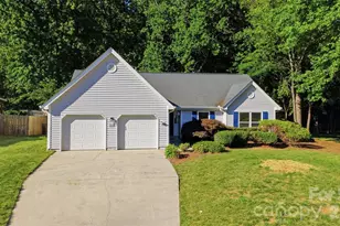 9212 Plashet Ln, Mint Hill, NC 28227 - Photo 2