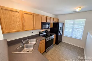 7395 Sun Dance Dr, Fort Mill, SC 29707 - Photo 2