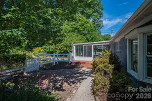 305 Heather Ln, Mount Holly, NC 28120 - Photo 8