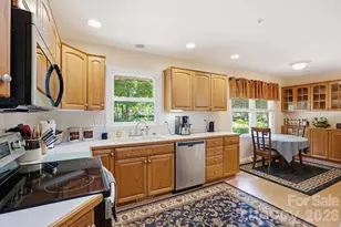 4323 Creemore Dr, Charlotte, NC 28213 - Photo 2