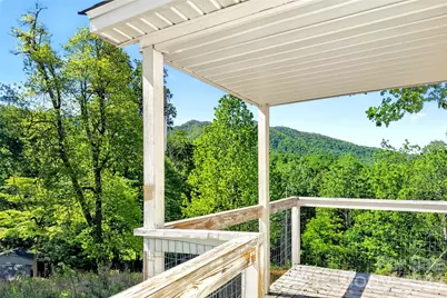 298 Wolf Crossing, Bakersville, NC 28705 - Photo 4
