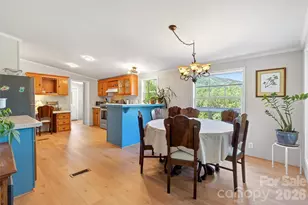 298 Wolf Xing, Bakersville, NC 28705 - Photo 12