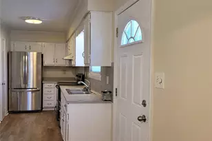 5323 Chestnut Lake Dr, Charlotte, NC 28227 - Photo 4