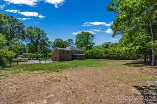 2115 E Providence Dr, Charlotte, NC 28270 - Photo 6