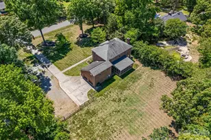 2115 E Providence Dr, Charlotte, NC 28270 - Photo 8