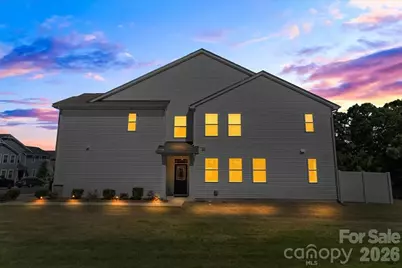 4529 Iron Oak Lane, Charlotte, NC 28269 - Photo 2
