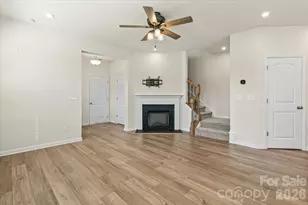 4529 Iron Oak Ln, Charlotte, NC 28269 - Photo 6