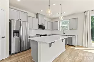 4529 Iron Oak Ln, Charlotte, NC 28269 - Photo 12