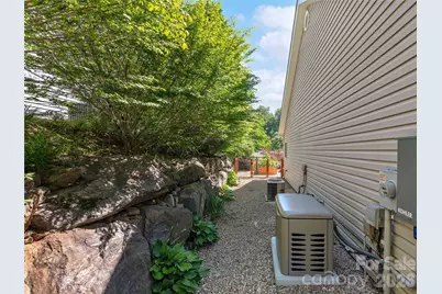16 Stonebridge Drive, Asheville, NC 28805 - Photo 28
