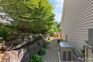 16 Stonebridge Dr, Asheville, NC 28805 - Photo 28