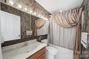 3677 Rock Bridge Dr NE, Conover, NC 28613 - Photo 22