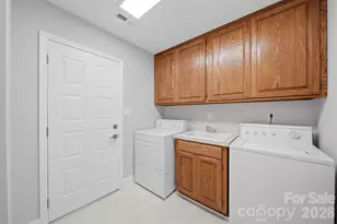 3677 Rock Bridge Dr NE, Conover, NC 28613 - Photo 32