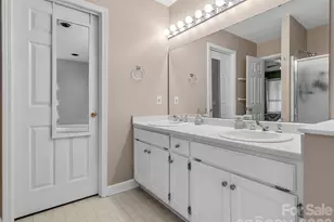1570 Roddy Rd, Campobello, SC 29322 - Photo 14