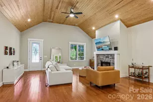 318 Cider Hl Ln, Hendersonville, NC 28792 - Photo 8