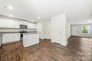 2209 Lilium Dr, Charlotte, NC 28216 - Photo 8