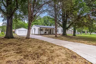 12101 Charing Grove Ln, Charlotte, NC 28273 - Photo 2