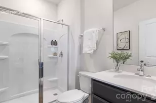 650 13th Ave Dr NE, Hickory, NC 28601 - Photo 14
