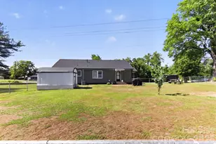 214 E Double Shoals Rd, Lawndale, NC 28090 - Photo 6