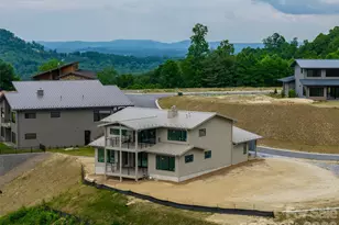 225 Coachman Dr, Hendersonville, NC 28791 - Photo 6