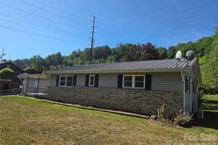 42 East Blvd, Burnsville, NC 28714 - Photo 1