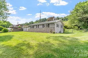 42 East Blvd, Burnsville, NC 28714 - Photo 1