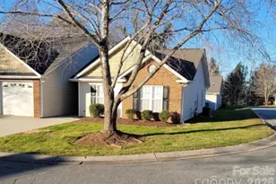 115 Edinburgh Ct, Mount Holly, NC 28120 - Photo 2