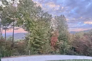152 SkyView Cir, Asheville, NC 28804 - Photo 42