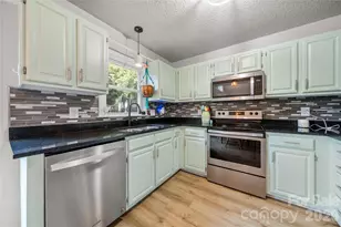 3072 Point Clear Dr, Tega Cay, SC 29708 - Photo 10