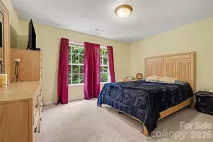 13933 Pinyon Pine Ln, Charlotte, NC 28215 - Photo 16