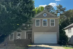 13933 Pinyon Pine Ln, Charlotte, NC 28215 - Photo 2