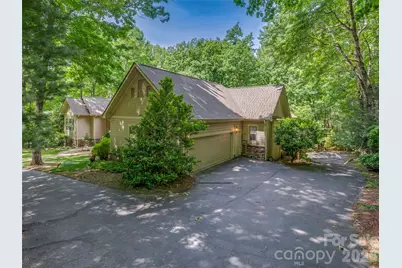 110 Little Cherokee Ridge, Hendersonville, NC 28739 - Photo 2