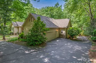 110 Little Cherokee Ridge, Hendersonville, NC 28739 - Photo 2