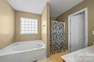 9233 Simonton Dr, Charlotte, NC 28269 - Photo 22