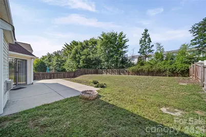 9233 Simonton Drive, Charlotte, NC 28269 - Photo 4