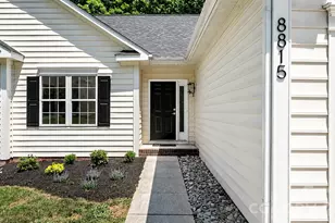 8815 Burnt Umber Dr, Charlotte, NC 28215 - Photo 2
