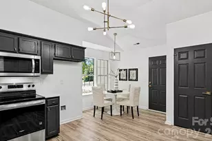 8815 Burnt Umber Dr, Charlotte, NC 28215 - Photo 10