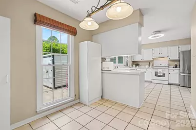 4300 Saxonbury Way, Charlotte, NC 28269 - Photo 18