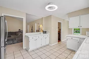 4300 Saxonbury Way, Charlotte, NC 28269 - Photo 14