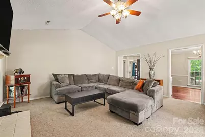 4300 Saxonbury Way, Charlotte, NC 28269 - Photo 8