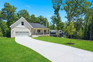 825 Breezewood Dr, Charlotte, NC 28262 - Photo 38