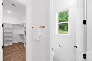 825 Breezewood Dr, Charlotte, NC 28262 - Photo 14