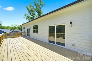825 Breezewood Dr, Charlotte, NC 28262 - Photo 10